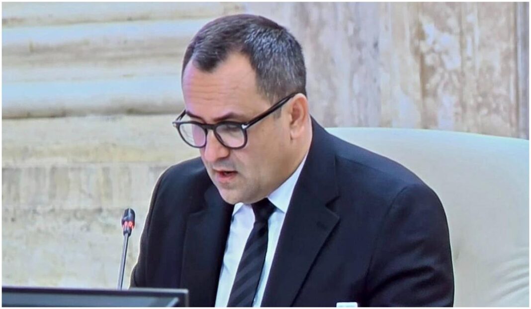 Şeful ANAF spune că gemul netaxat al bunicii adânceşte gaura din TVA