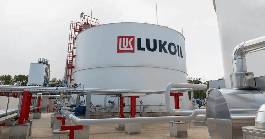 Un rănit într-o explozie la rafinăria Lukoil de la Ploiești