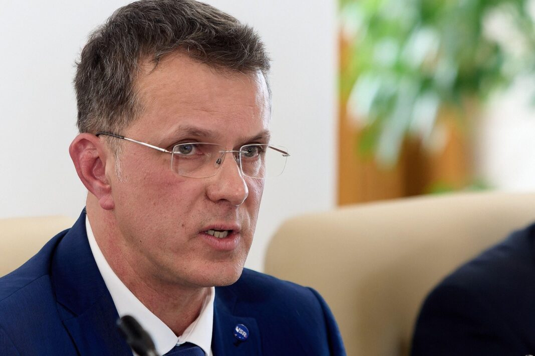 (VIDEO) Ministrul Apărării reacționează la reducerea trupelor americane din România: ”Nu se vorbește despre o retragere” (VIDEO) Ministrul Apărării reacționează la reducerea trupelor americane din România: ”Nu se vorbește despre o retragere”