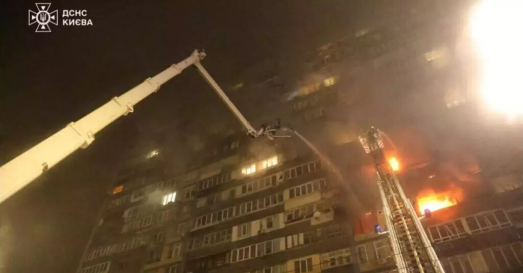 Noapte de groază la Kiev: Rusia a lovit din nou! Trei morţi şi 30 de răniţi după un atac cu drone