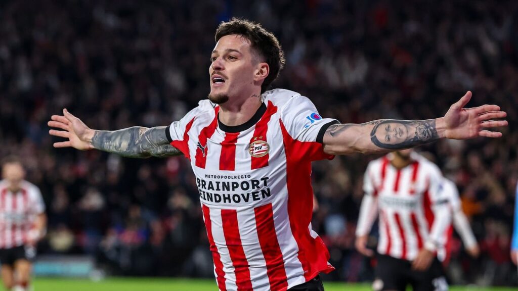 Dennis Man a reușit „dubla“ în UCL! Inter, PSG și Arsenal, prestații impresionante
