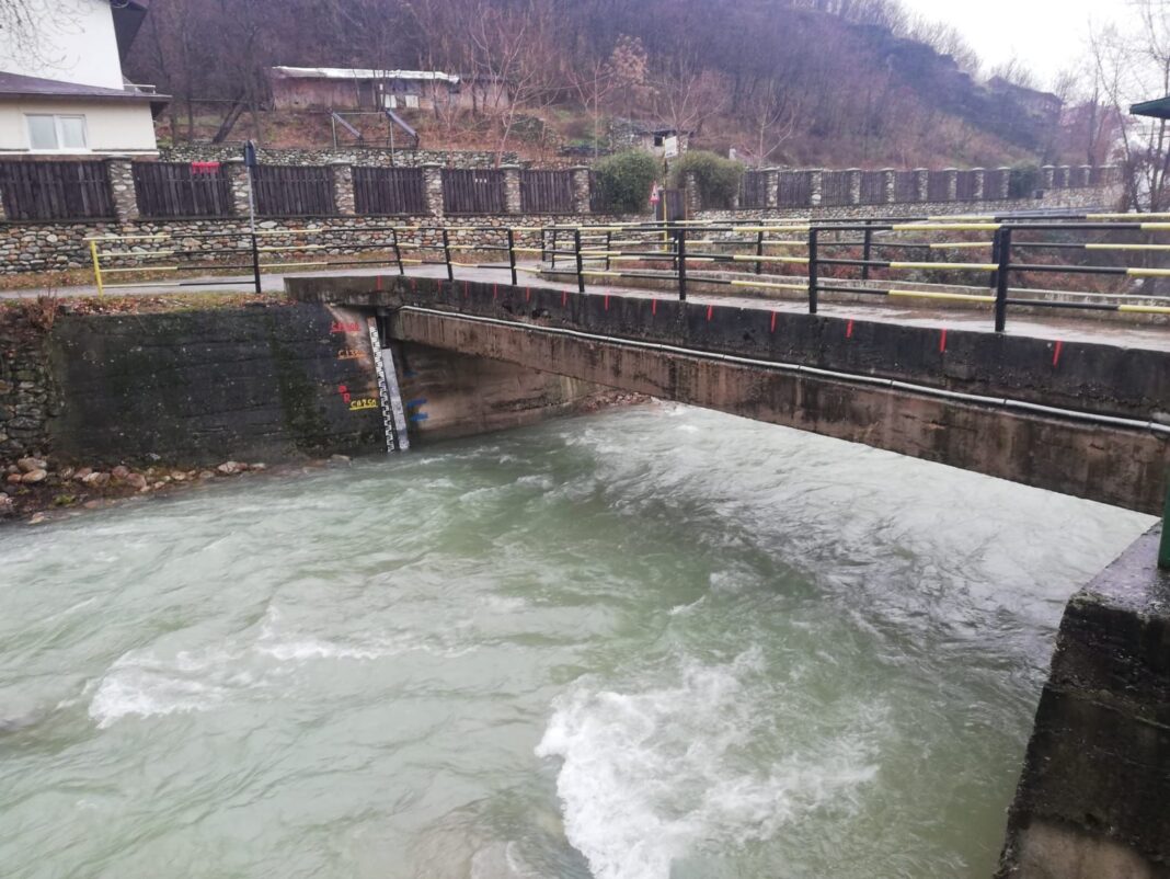 Alertă hidrologică în Dolj, Gorj și Mehedinți - echipele ABA Jiu sunt mobilizate