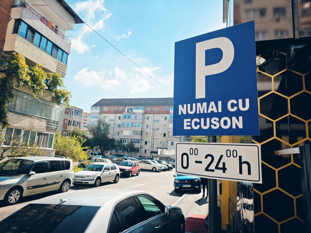 Râmnicu Vâlcea: Solicitările online pentru ecusoane de parcare de reședință sunt în creștere