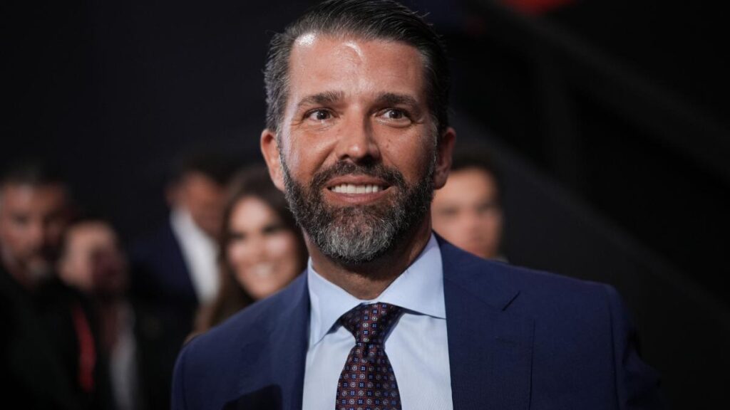 Numerele private ale lui Donald Trump Jr. şi prim-ministrului australian, publicate pe un site web american