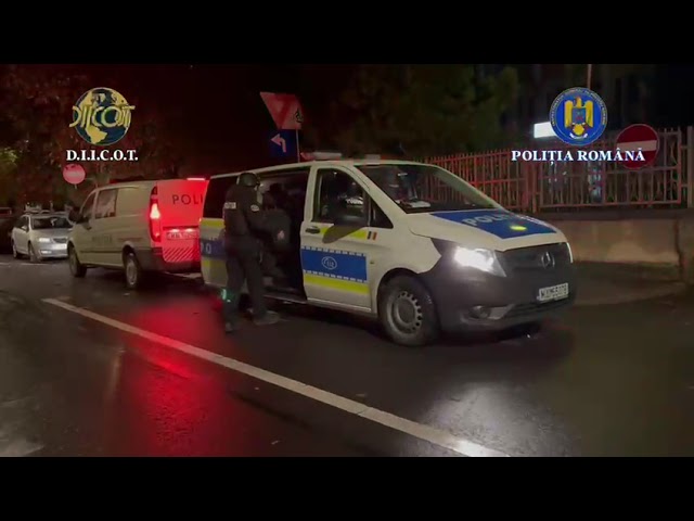 (VIDEO) 46 de percheziții în zece județe într-un dosar de constituire a unui grup infracțional organizat și fals informatic