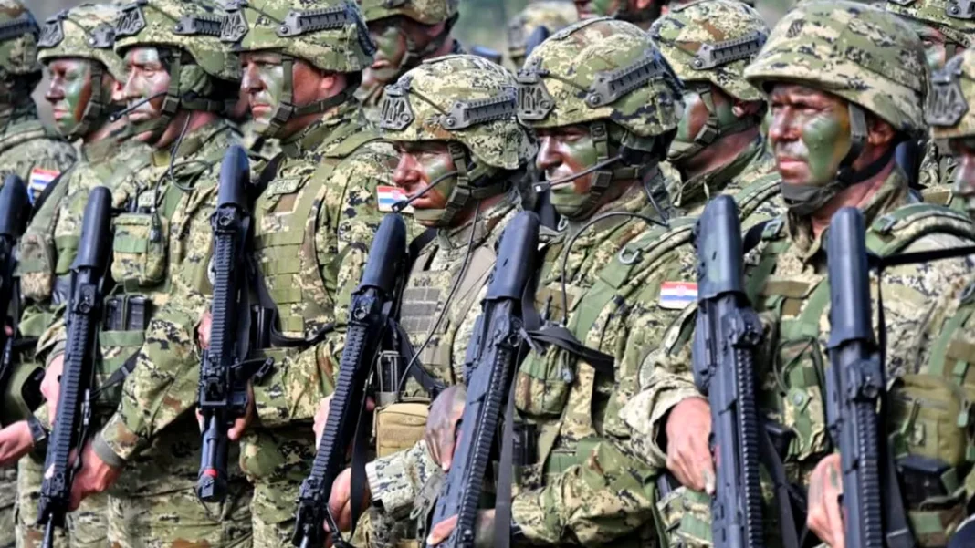 O ţară din UE reintroduce armata obligatorie O ţară din UE reintroduce armata obligatorie