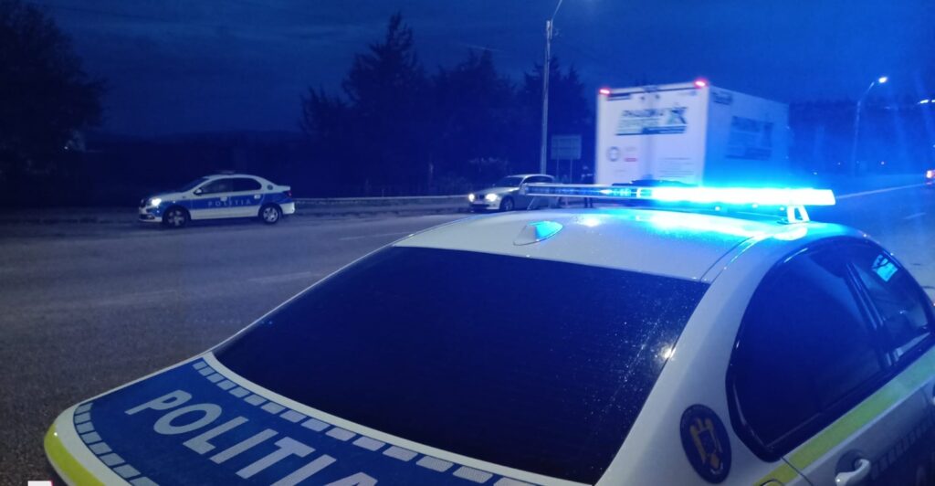 Țigări descoperite într-un autoturism de polițiștii orșoveni