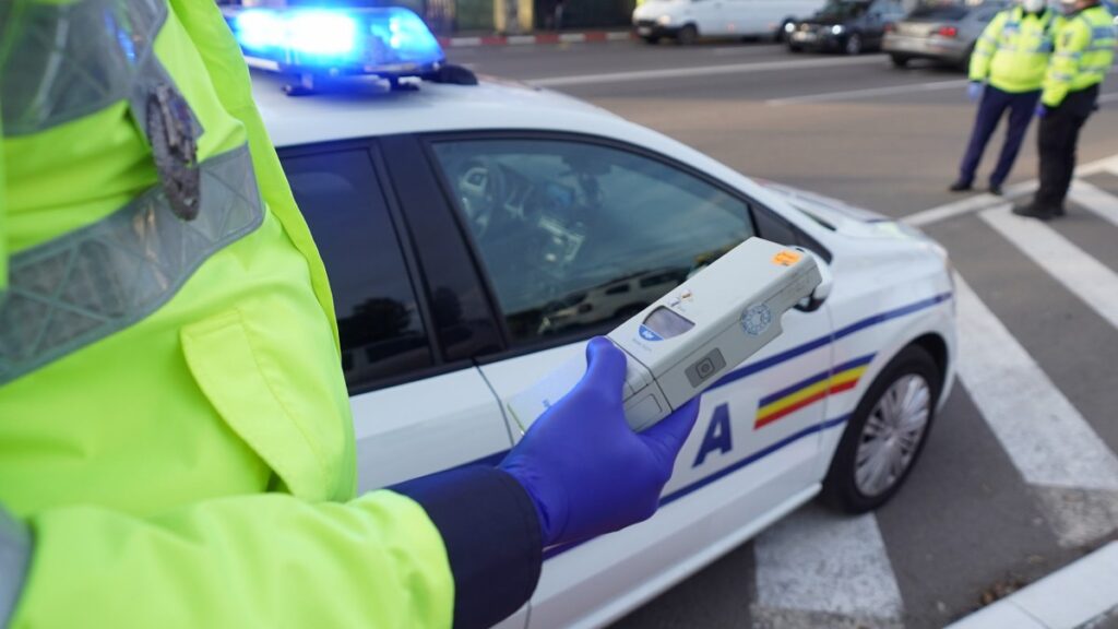 Femeie băută, depistată în trafic de către polițiștii gorjeni