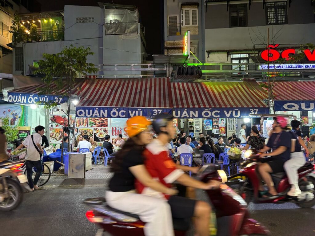 Strada Vĩnh Khánh, Ho Chi Minh City, Vietnam