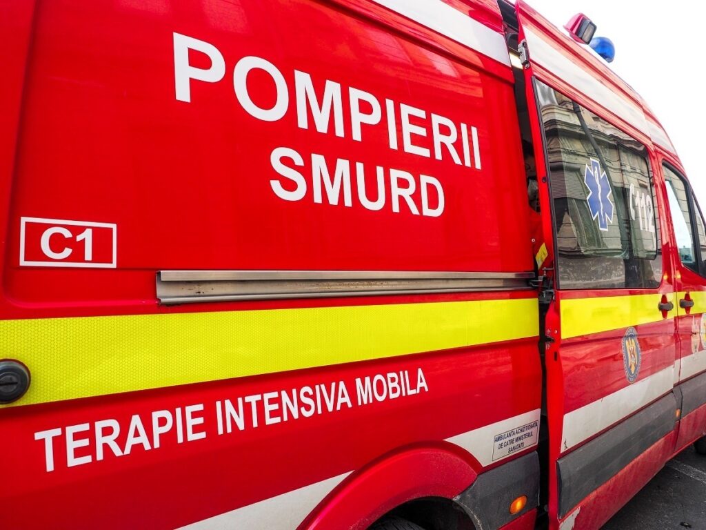 (VIDEO) Explozie urmată de incendiu într-un bloc din Balș. Două victime cu arsuri și un atac de panică