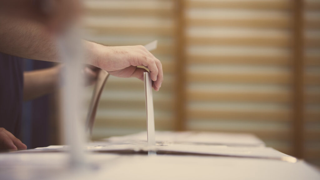 Câți români cu drept vot sunt înscriși în Registrul electoral anul acesta