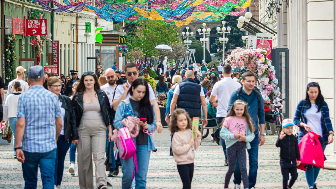 Eurostat: Bucureştiul, regiunea cu cea mai redusă pondere a persoanelor aflate în risc de sărăcie din UE