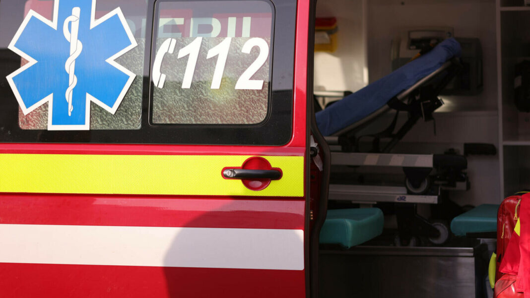 25 de persoane, evacuate după un incendiu la un depozit de muniţie din Dâmbovița