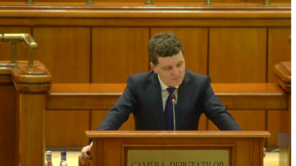 (VIDEO) Nicușor Dan prezintă strategia națională de Apărare în Parlament: Rusia, corupția, analfabetismul funcțional – pe listă