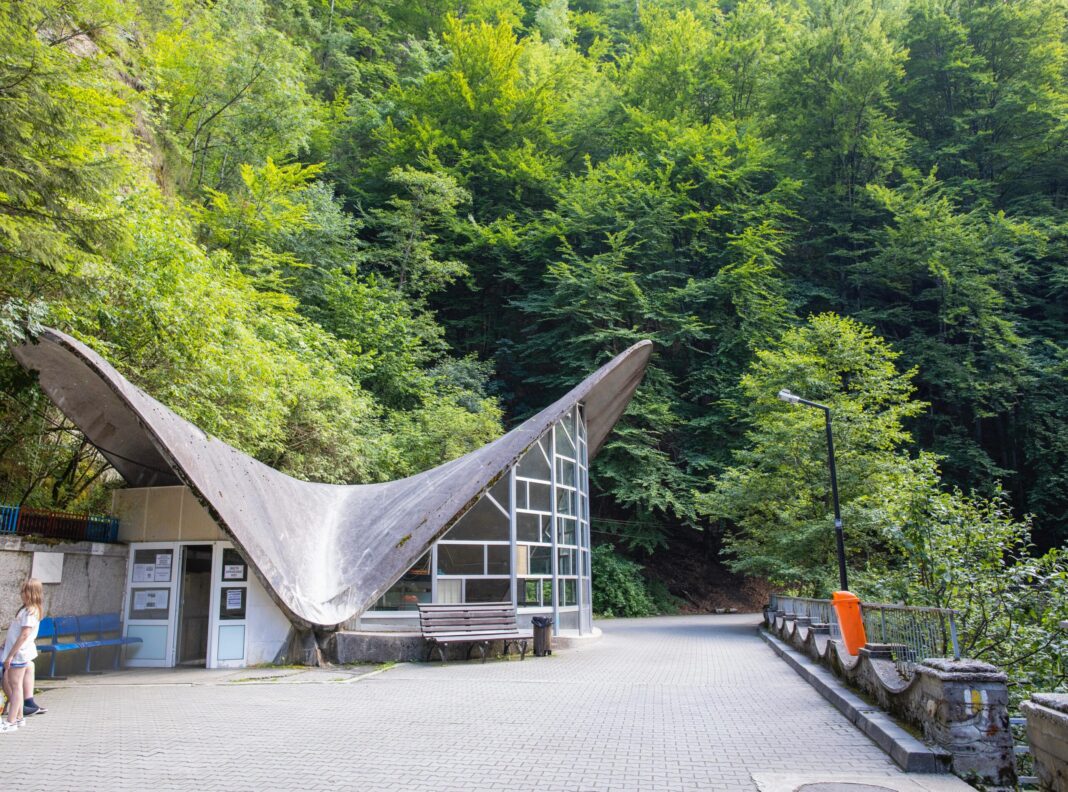 Izvoarele minerale din stațiunea Băile Olănești