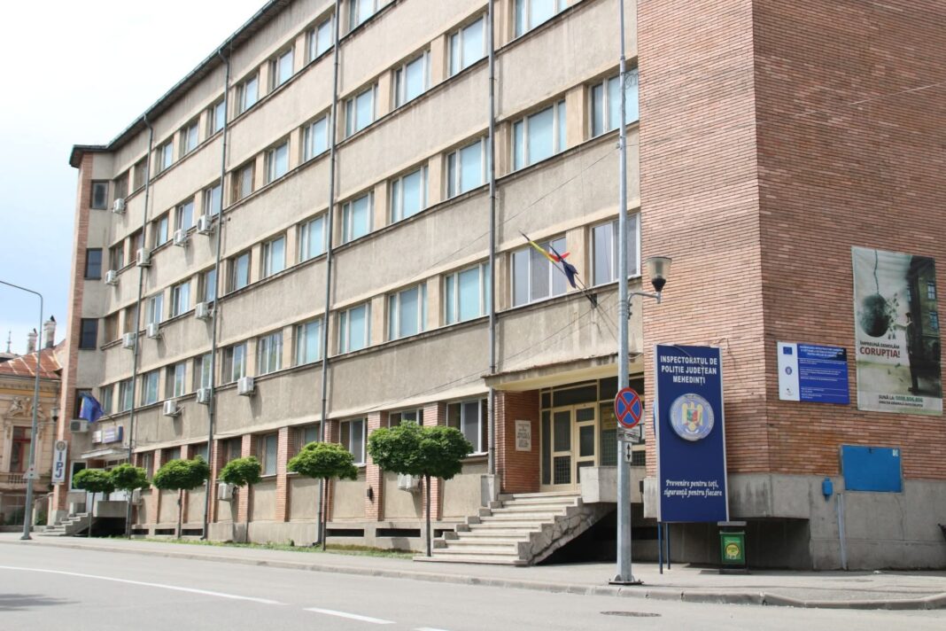 IPJ Mehedinți a deschis o anchetă în cazul profesorului care a lovit un elev