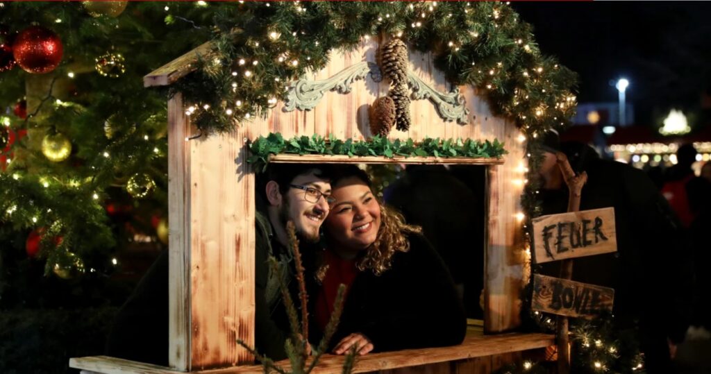 Parcul de iarnă Hyde Park din Londra atrage mulțimi uriașe în fiecare an