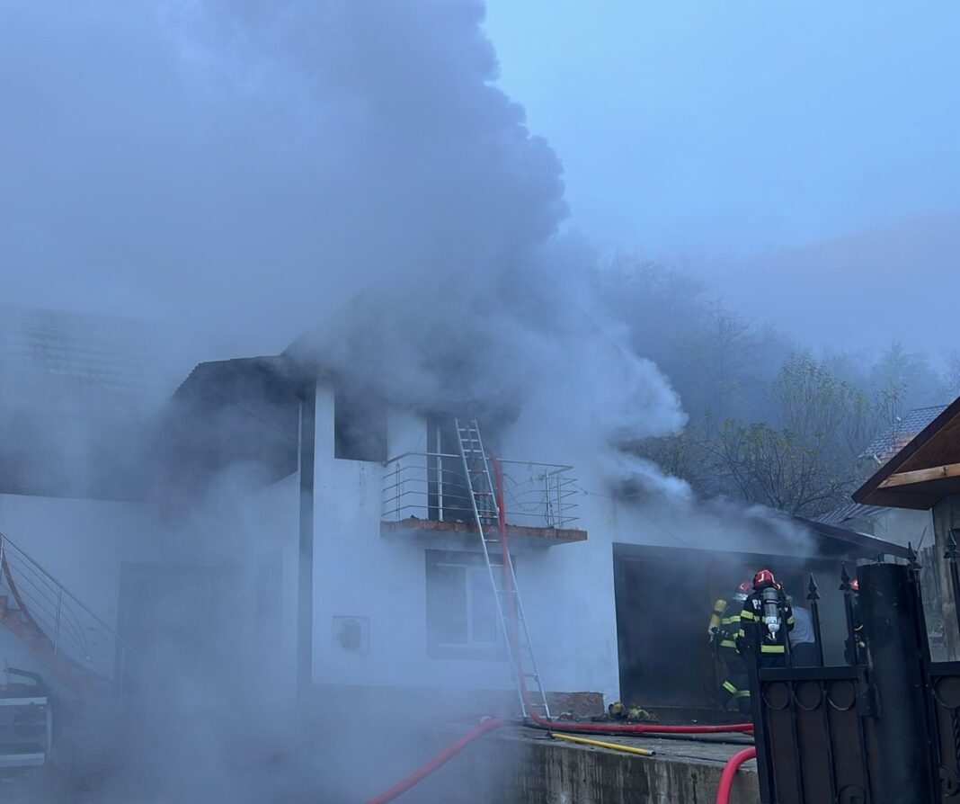 Incendiu izbucnit la o casă din localitatea Racovița