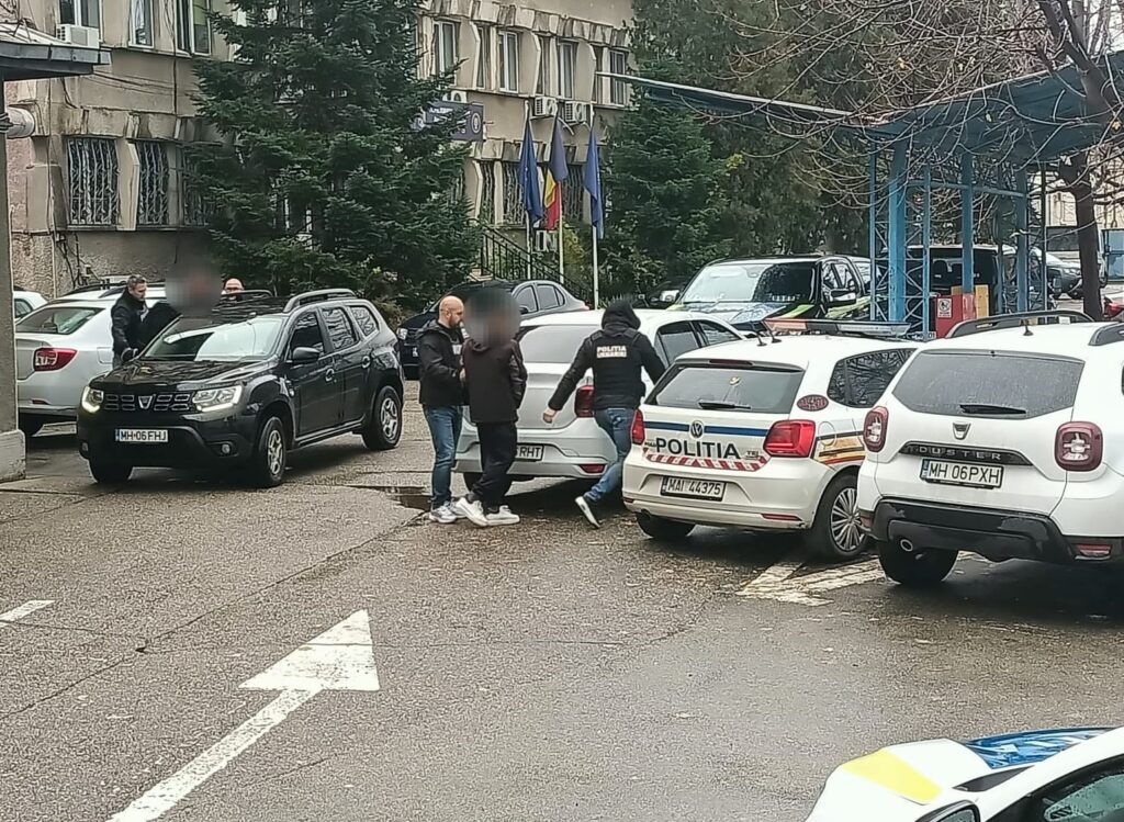 (VIDEO) Urmăriți, depistați de polițiștii mehedințeni