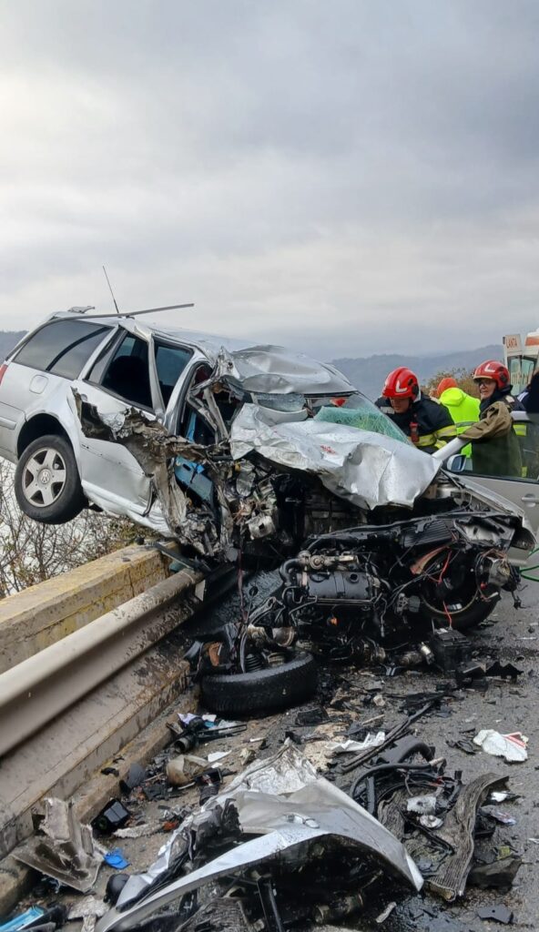Coliziune între autotren și autoturism pe DN 6, Orșova