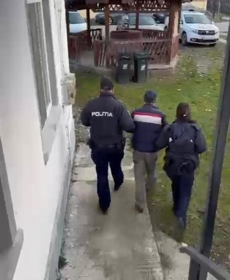 Bărbat din Drăgotești, reținut după ce a încălcat ordinul de protecție și a intrat în curtea fostei concubine