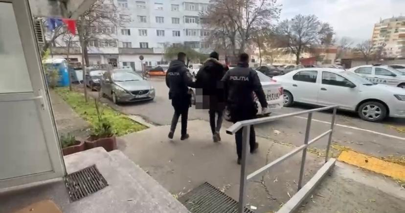 (VIDEO) Tânăr reținut la Craiova pentru agresiune în urma unui conflict în trafic