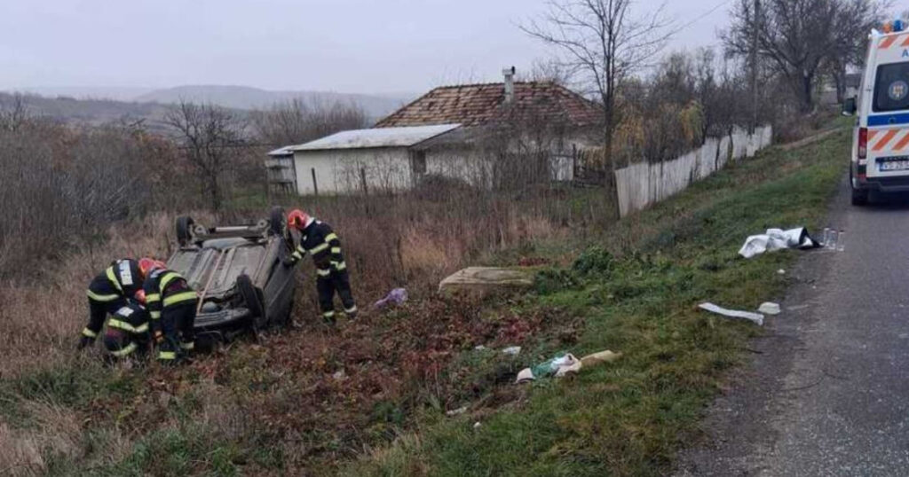 Bebeluș proiectat prin parbriz după ce o mașină a lovit un cap de pod și s-a răsturnat