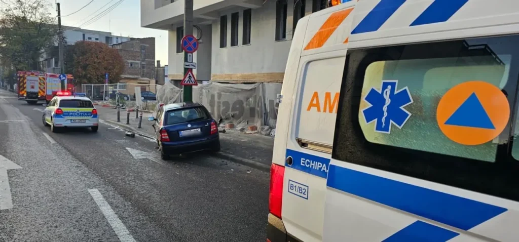 Un polițist beat a provocat un accident cu doi răniți și a fugit