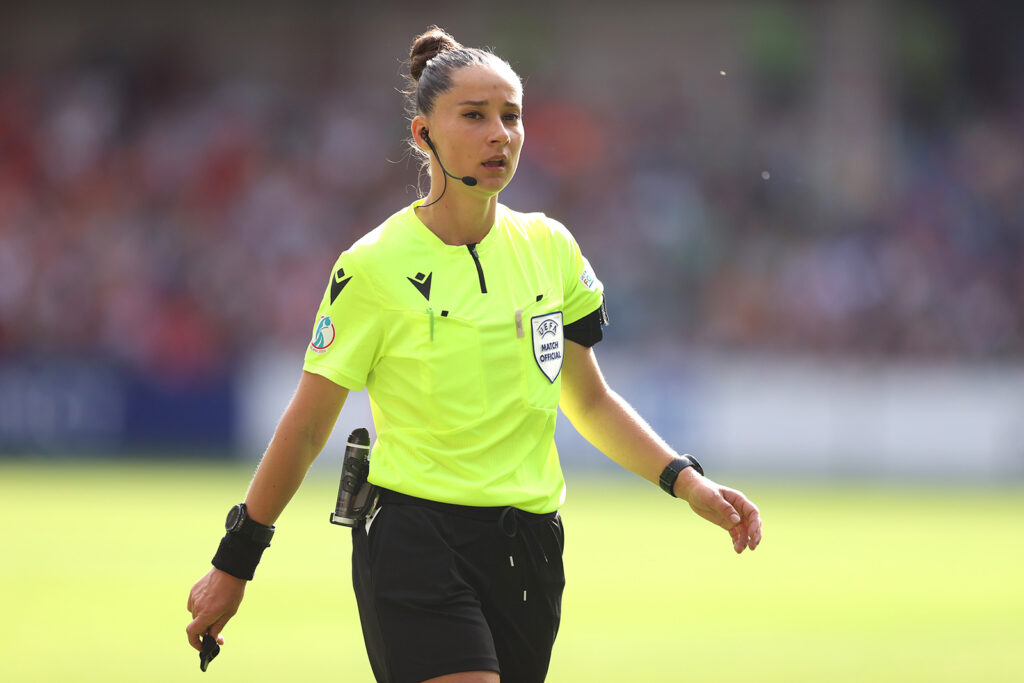 Ce veste pentru arbitrajul românesc! Iuliana Demetrescu va arbitra marea finală!