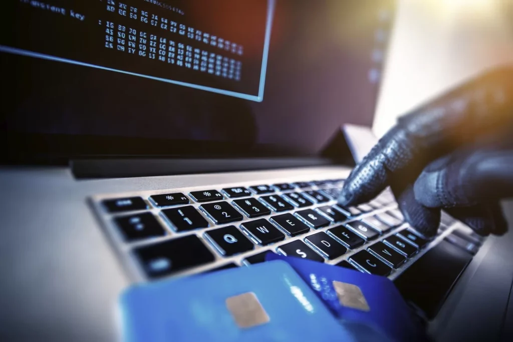 Audieri într-un dosar ce vizează infracțiuni de acces ilegal la un sistem informatic, la DIICOT Craiova