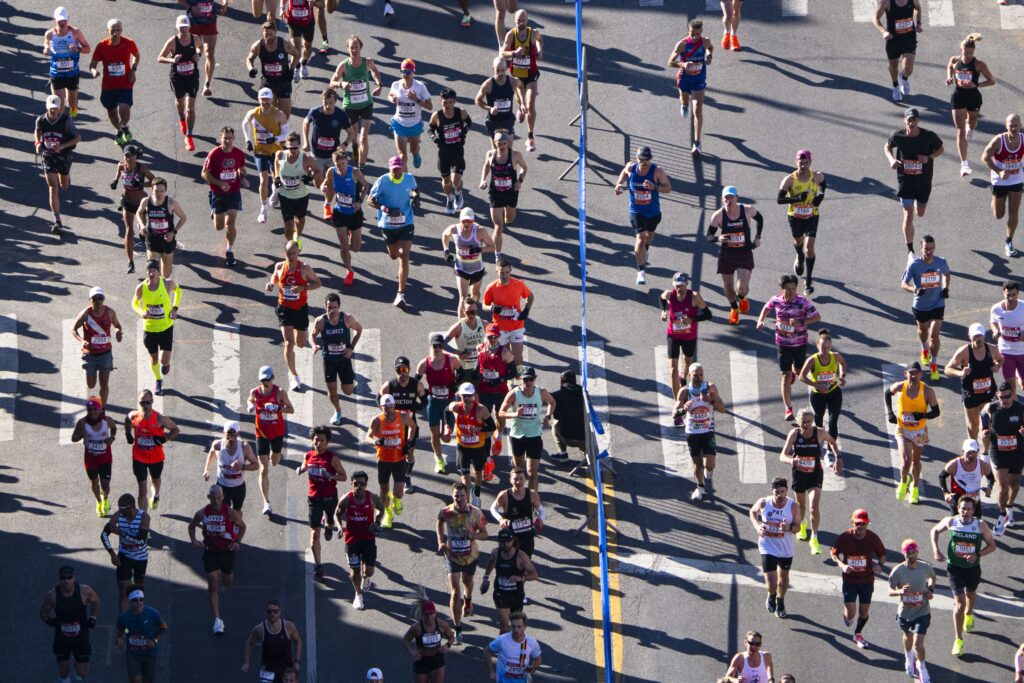 Cum afectează încălzirea globală performanța alergătorilor de maraton