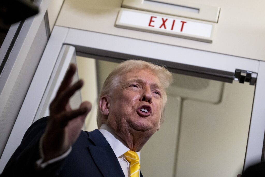 Trump face presiuni asupra republicanilor pentru a publica dosarele Epstein, în ciuda opoziției anterioare