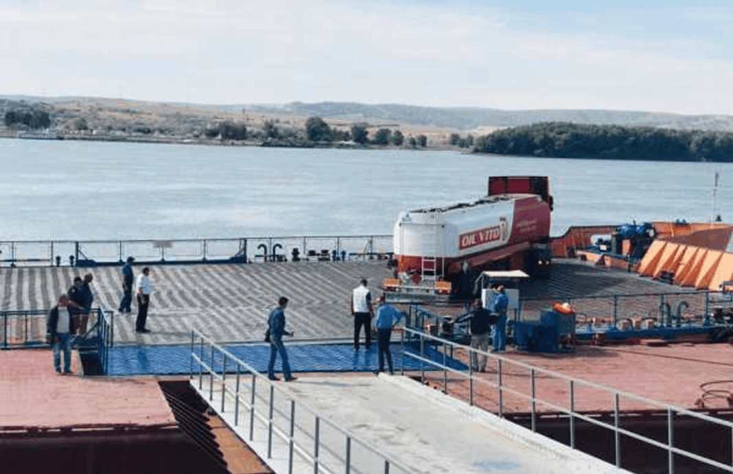 Trecerea cu bacul între între punctele de trecere a frontierei Isaccea şi Orlovka, oprită în urma atacurilor rusești