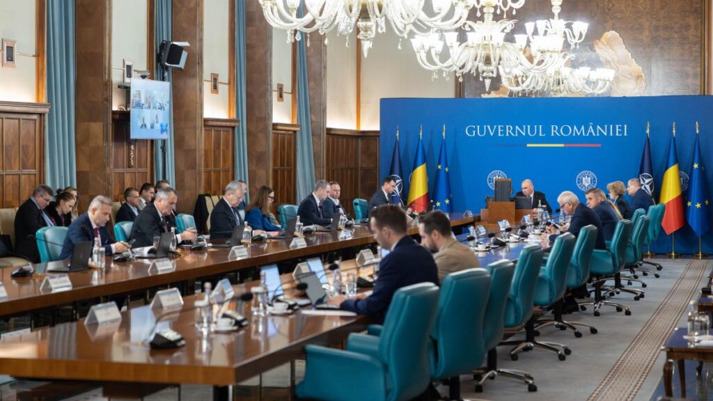 Guvernul pregăteşte o lovitură dură pentru pensionarii angajaţi la stat: trebuie să renunțe la 85% din pensie. Să vedem dacă şi reuşeşte