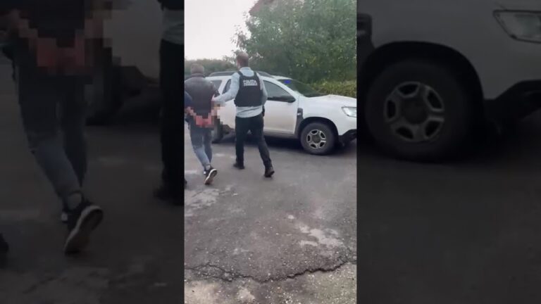 Minoră tâlhărită în plină zi pe o stradă din Craiova. Vinovatul, reținut de poliţişti