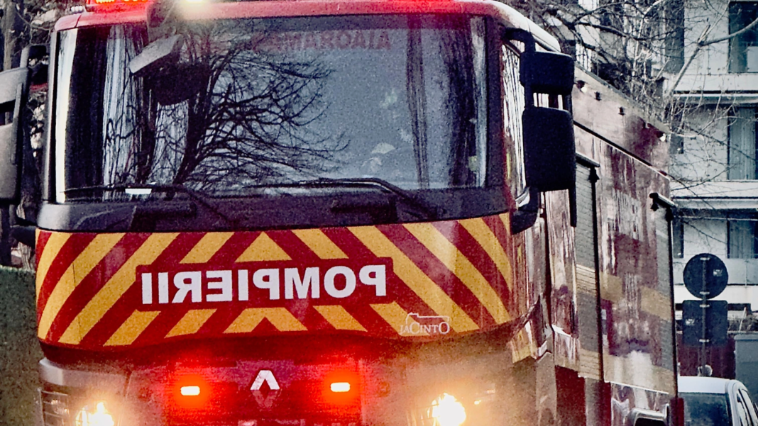 Un tânăr de 19 ani a incendiat un apartament după o ceartă cu parinţii