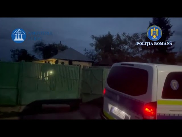 (VIDEO) Olt: Percheziții într-un dosar de fals informatic și violarea vieții private