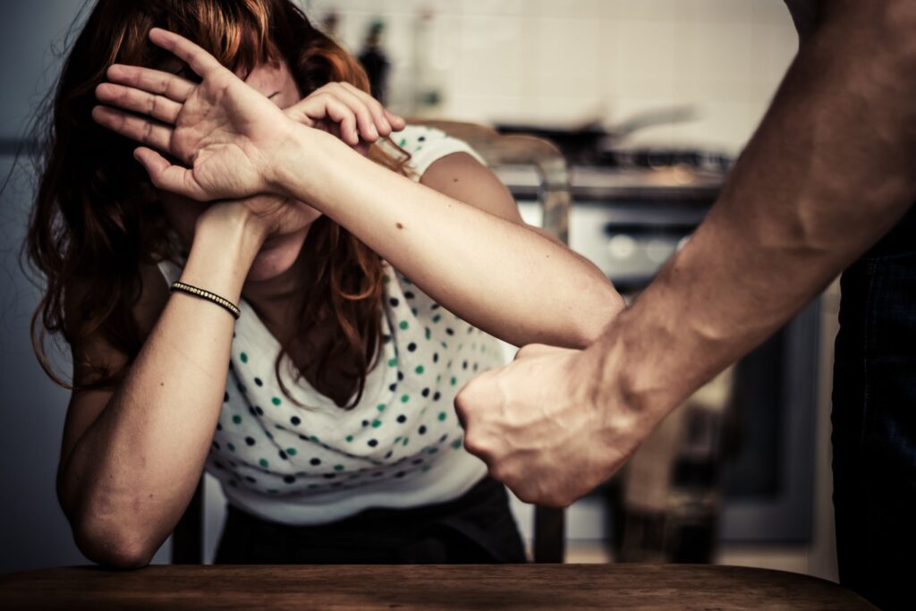Violența domestică în scădere în Olt: aproape 2.000 de intervenții ale polițiștilor în primele 10 luni