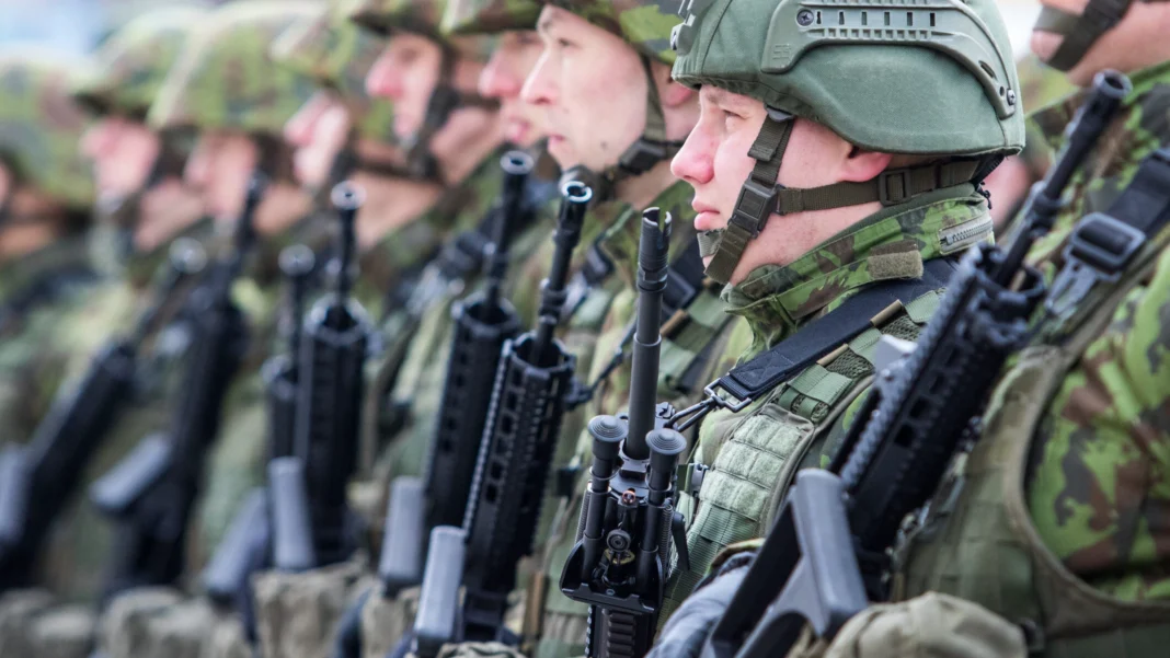 Recrutarea devine obligatorie în Germania pentru toți tinerii care au împlinit 18 ani