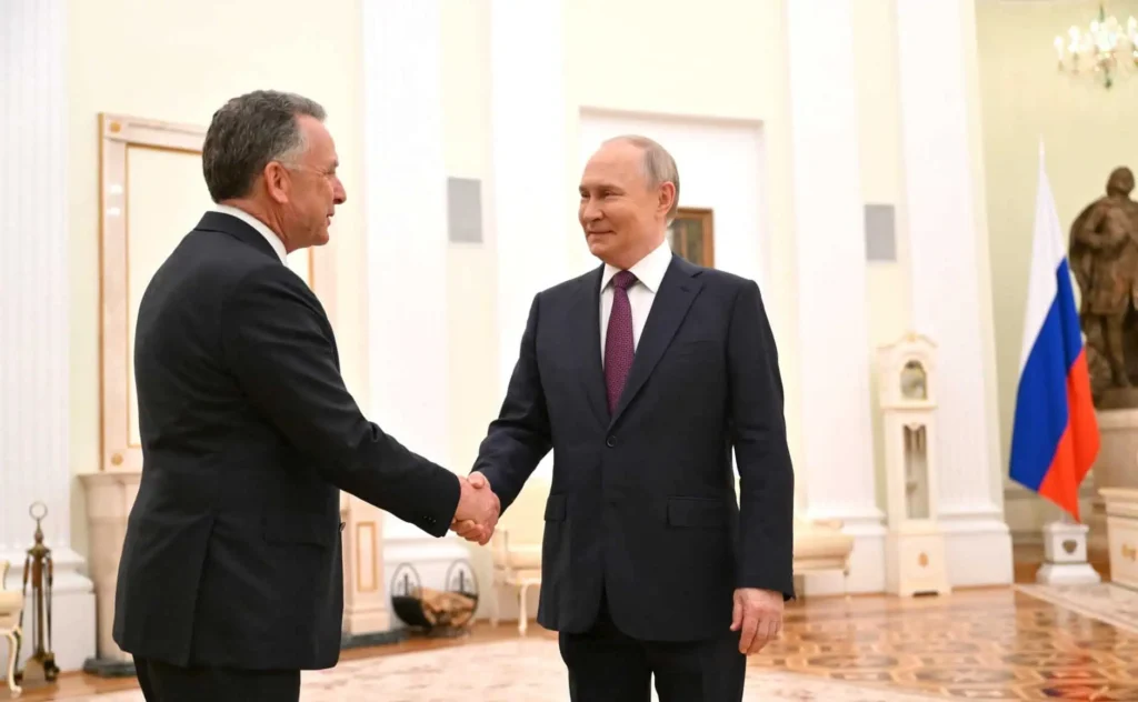 Casa Albă colaborează cu Rusia la un nou plan de pace pentru Ucraina