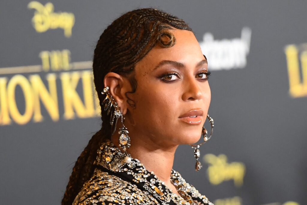 Beyoncé a devenit miliardară și a treia cel mai bine plătită muziciană din lume