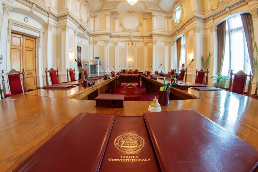 CCR se pronunță asupra legii pensiilor magistraților, după sesizarea Înaltei Curți