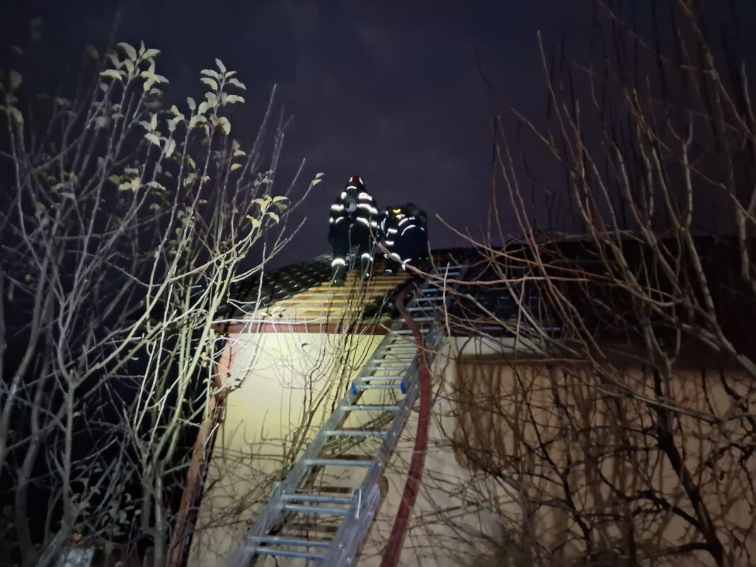Incendiu la o casă din Berislăvești