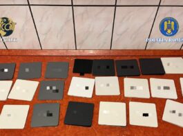 Două persoane au fost reținute, iar alți doi bărbați au fost plasați sub control judiciar, după descinderi la 12 adrese