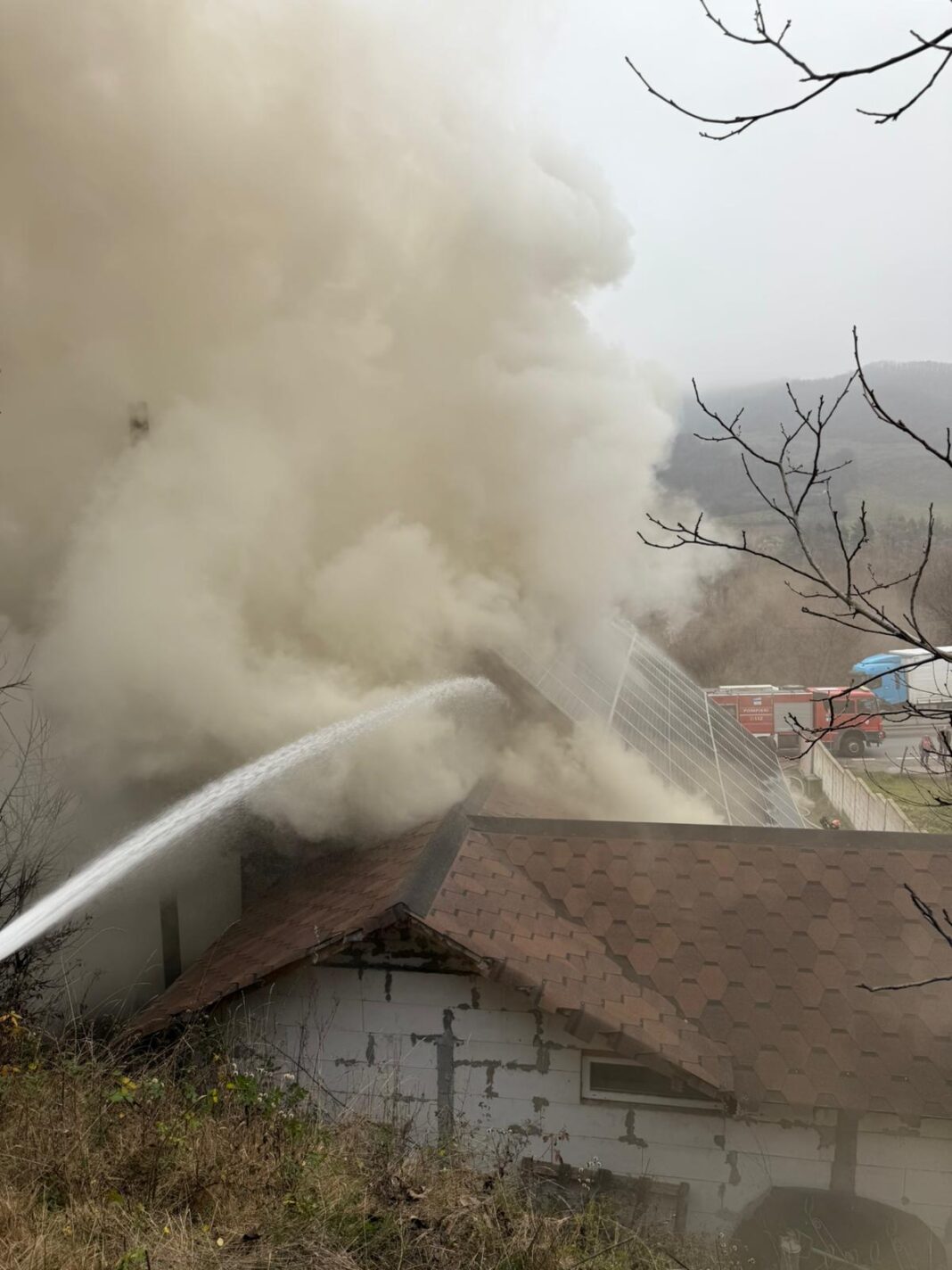 Incendiu la o locuință din localitatea Bujoreni