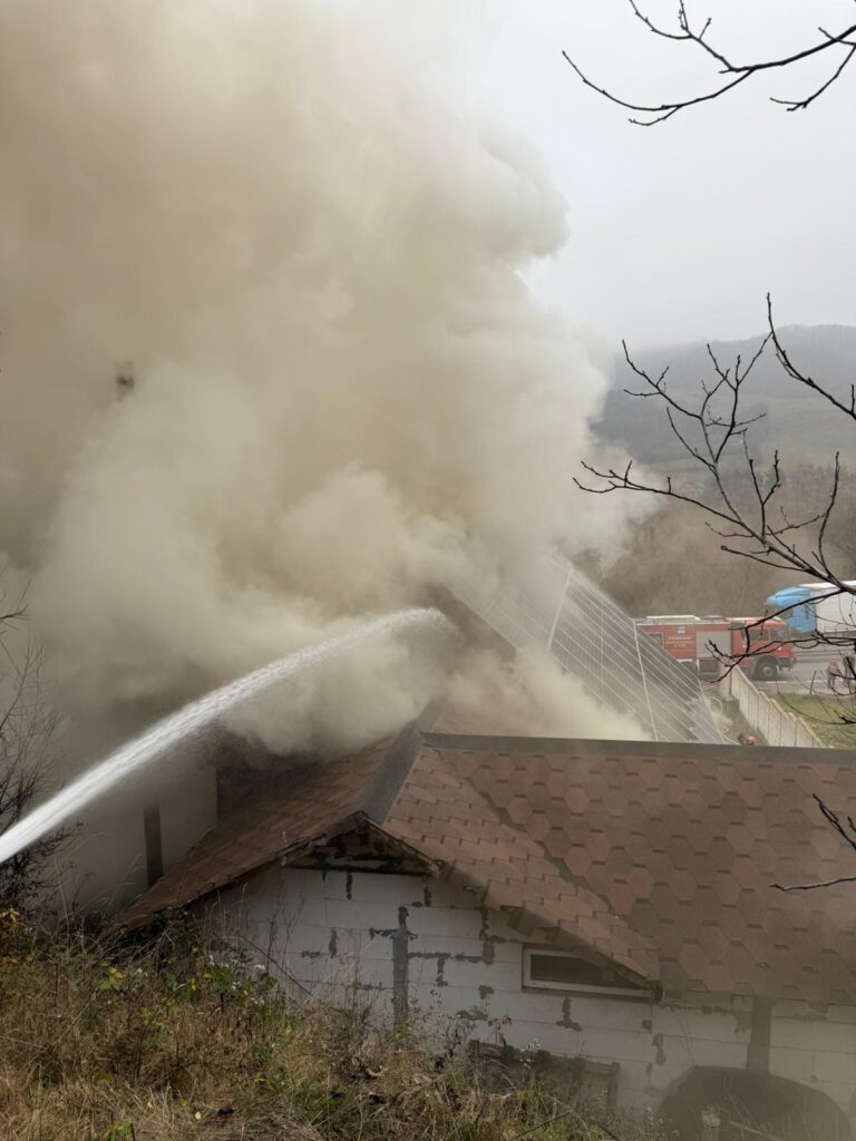 Vâlcea: Incendiu la o locuință din localitatea Bujoreni
