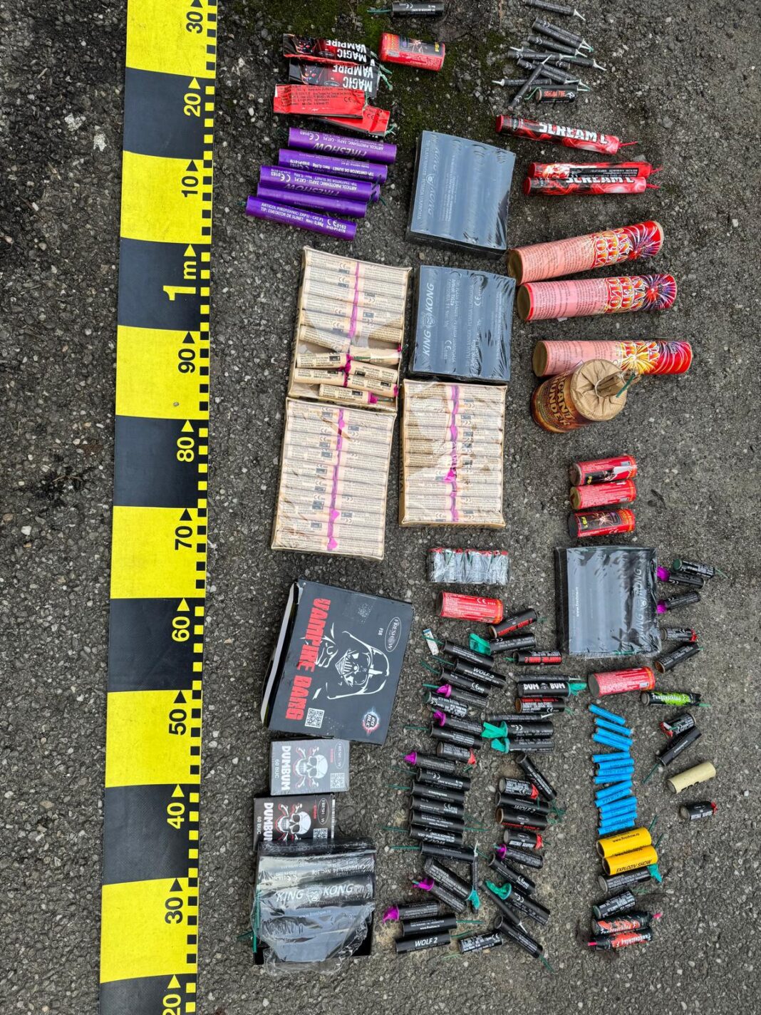 Articole pirotehnice de 3.500 de lei