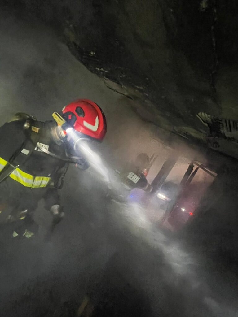 Vâlcea: Incendiu la o locuință din Băile Govora