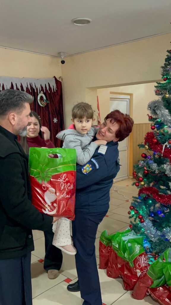 Gest de suflet al jandarmilor doljeni pentru copiii de la Centrul Școlar „Sf. Vasile” din Craiova