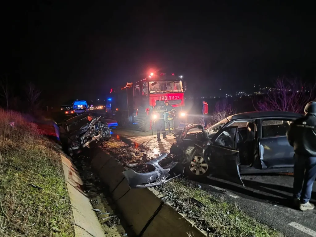 Un mort și doi răniți după ce un șofer a intrat pe contrasens